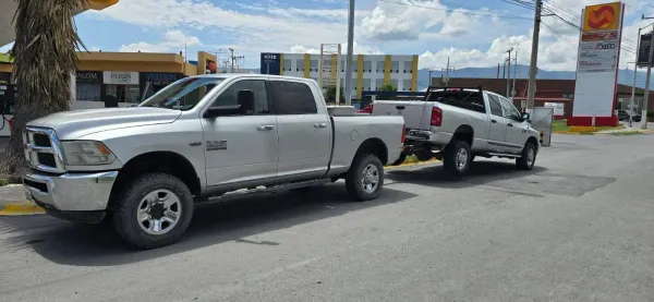 Arrastre de pickup con barra de remolque